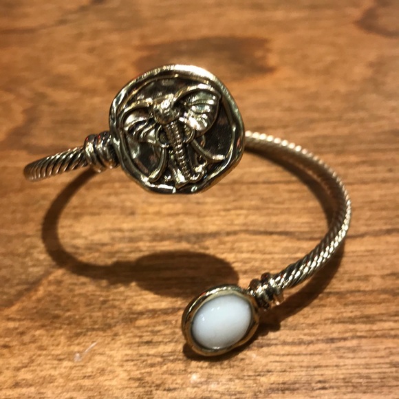 Faux Gold Elephant Bracelet - Picture 2 of 3